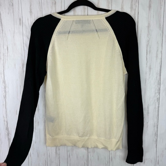 Rag and Bone classic white and black sweater Medium. - Picture 3 of 7